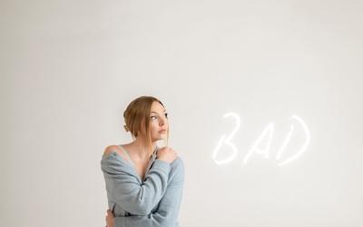 SAPHIRE Stuns With Acoustic Performance, New Single 'Bad'